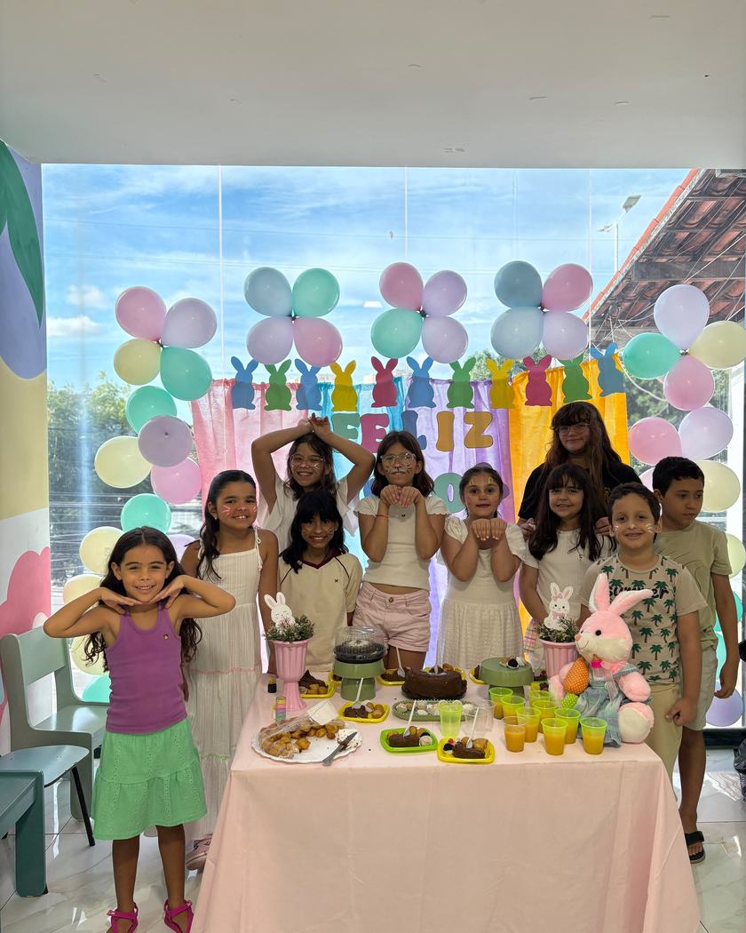 Turma reunida em um evento do reforço